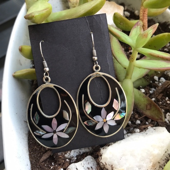 The Beautiful Black Pieces - Picture 4 of 13